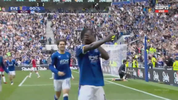 Llegó el empate del Everton: George puso el 1-1 ante el Manchester United