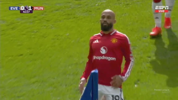 ¡Golazo de Mbeumo para el 1-0 del Manchester United ante el Everton!