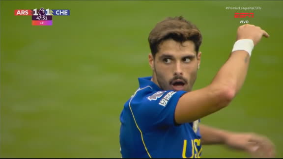 Quase do segundo do Chelsea! João Pedro dá passe espetacular para Pedro Neto, que acerta a trave