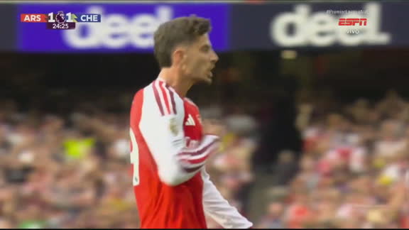 Gol do Arsenal! Havertz acerta chutaço no canto de Dibu Martínez, que não alcança