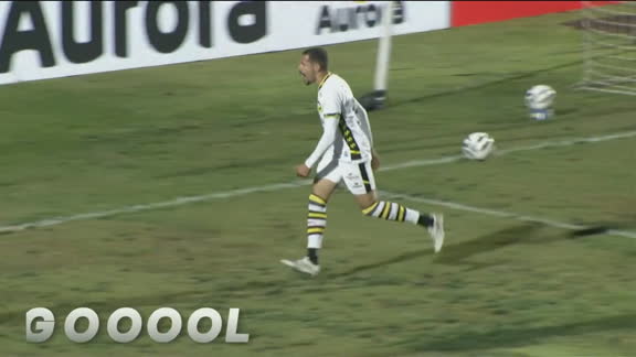 Gol do São Bernardo! Mário Sérgio aparece sozinho na área, dá cabeçada certeira e faz 2 a 0 contra a Ponte Preta; VEJA