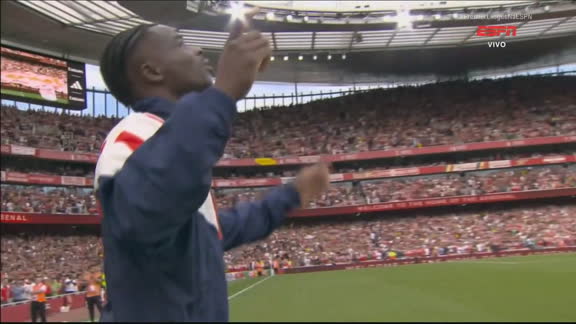Domingo de clássico londrino! CONFIRA o clima no Emirates Stadium para Arsenal e Chelsea
