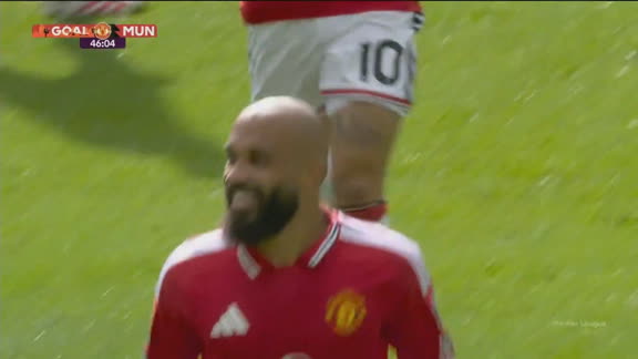 Golaço do Manchester United! Mbeumo carrega e acerta belo chute da entrada da área para abrir o placar