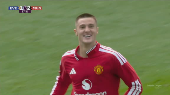 Gol do Manchester United! Sesko sobe mais alto do que a defesa do Everton e faz 2 a 1