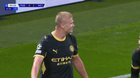 ¡Un goleador letal! Haaland la empujó y puso el 2-0