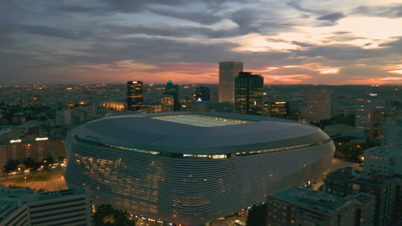 ¡El Bernabéu se viste de gala para un nuevo duelo de Champions!