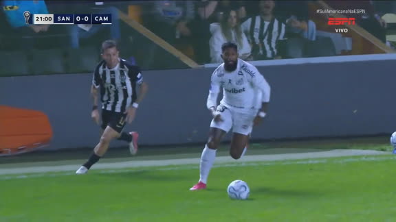 TIROU ONDA! Rodinei emenda duas canetas, entorta dupla do Atlético-MG e protagoniza lindo lance na Sul-Americana; VEJA