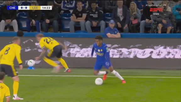 Estêvão faz bela interceptação em Chelsea x Leeds pela Copa da Liga Inglesa