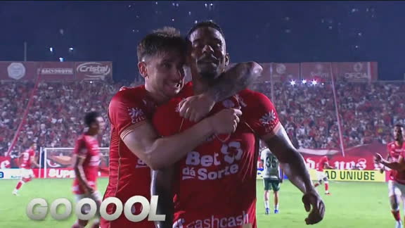 Gol do Vila Nova! Hayner cabeceia e abre o placar contra o Goiás no clássico na Série B