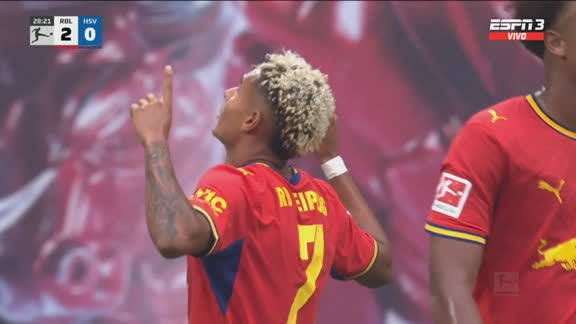 Potente definición de Nusa para el 2-0 el Leipzig ante Hamburgo
