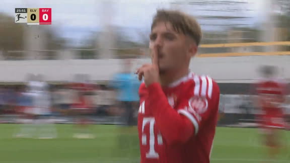 Karl apareció por el segundo palo y puso en ventaja al Bayern Munich