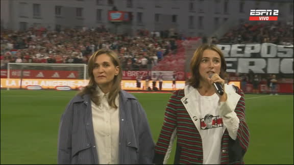 Un momento emotivo: homenaje a Éric Roy en la previa del duelo entre Brest y PSG