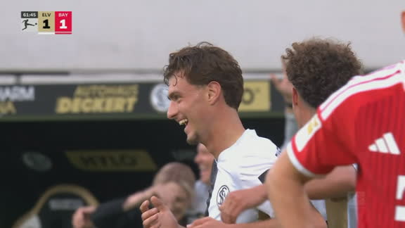 ¡Para poner en cuadro! Krattenmacher la clavó al ángulo y empató el partido ante Bayern Munich