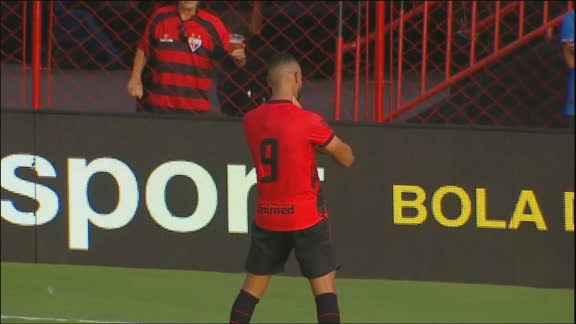 HAT-TRICK! Gustavo Coutinho ativou o 'modo Haaland' e fez três gols em Atlético-GO x Criciúma; VEJA