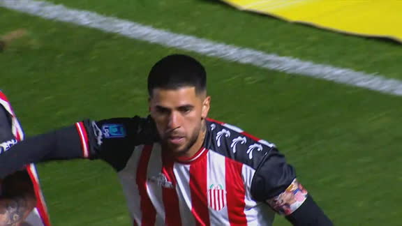 Tapia, de penal, puso el empate para Barracas
