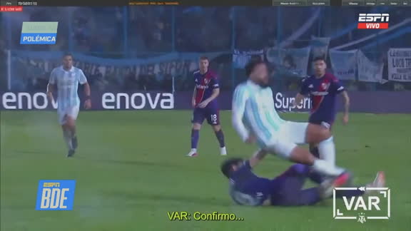 El Audio VAR de la polémica patada entre Atlético Tucumán y River