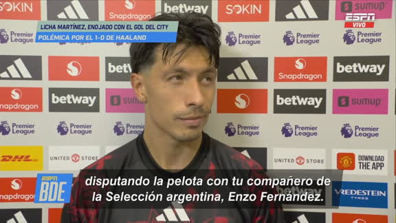 Lisandro Martínez expresó su enojo por el gol del Manchester City