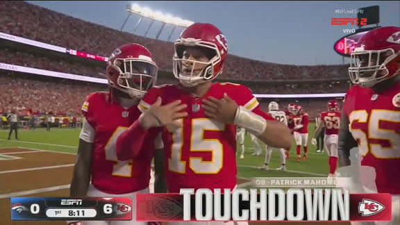 Bem-vindo de volta, Mahomes! Astro dos Chiefs resolve sozinho e dispara para o touchdown em retorno na NFL; VEJA