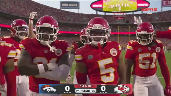 Que estreia pelos Chiefs! Calouro 'apronta' para cima de Bo Nix e anota primeira interceptação da carreira na NFL; VEJA