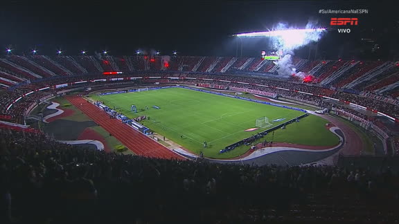 FESTA INSANA NO MORUMBIS! Torcida do São Paulo faz estádio tremer antes de decisão contra o Boca Juniors