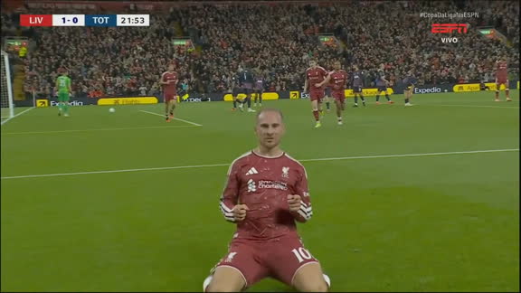 Golaço do Liverpool! Mac Allister recebe na entrada da área, chapa bonito e faz 1 a 0 no Tottenham