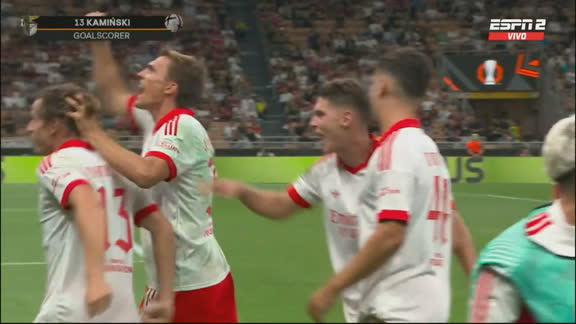 Kaminski la empujó en el área y sentenció el 2-0 de Benfica sobre Milan