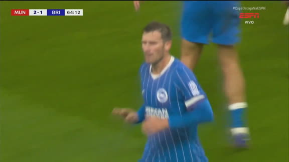 Gol do Brighton! Pascal Gross aproveita erro da saída de bola do Manchester United e empata; VEJA