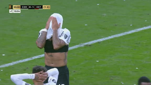 ISOLOU! O pênalti bizarro perdido por Memphis Depay que tirou o Corinthians da Libertadores