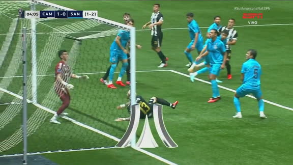 INACREDITÁVEL! Atlético-MG tem chance de matar vantagem do Santos, mas Lyanco perde em cima da linha