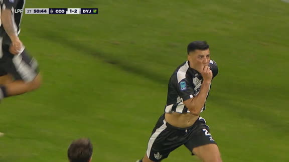 Sequeira no falló en la segunda ocasión y empató el partido ante Defensa y Justicia