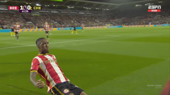 Dos cabezazos en el área y gol de Brentford: Anthony puso el 1-0 ante Chelsea
