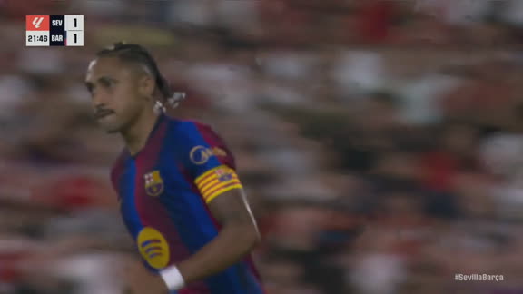 ¡Golazo de Raphinha para el empate de Barcelona!