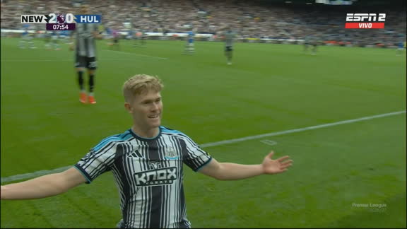 Recuperación alta, pared y gol: Hall festejó el 2-0 ante Hull City antes de los 6 minutos
