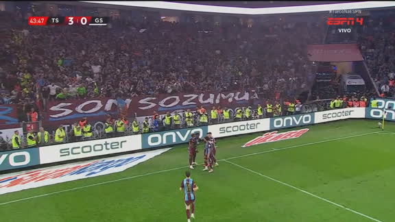 Salah de novo! Terceiro gol do Trabzonspor e segundo do craque egípcio contra o Galatasaray; VEJA