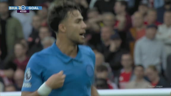 Gol do Brighton! Kostoulas bate de fora da área, castiga o Arsenal e faz o segundo