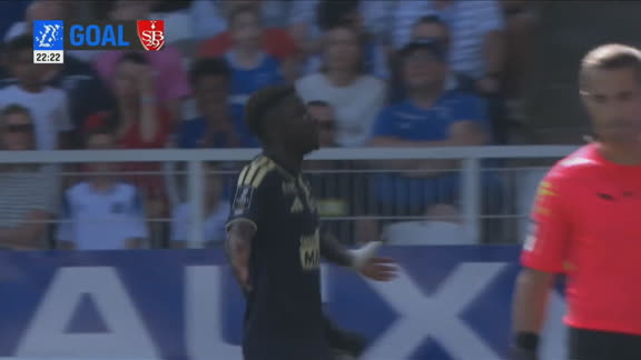 Auxerre dio vuelta el partido ante Brest