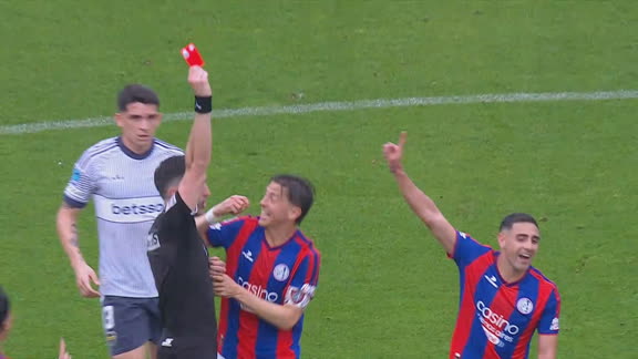 A las duchas: tremendo planchazo de Insaurralde a Ascacibar