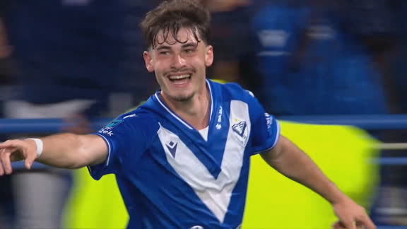¡Gritalo pibe: Policella debutó en la red para el 2-1 de Vélez!