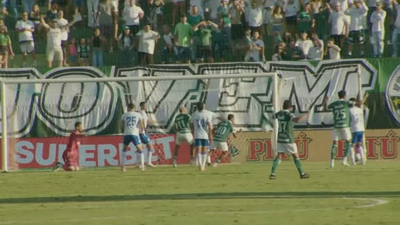 Gol do Goiás! Kadu empata a partida contra o Avaí