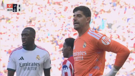 ¡Manotazo de Courtois le niega un golazo a Baena!