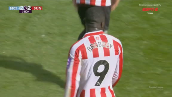 Brobbey faz o 2º gol dele contra o City! Atacante do Sunderland recebe em condição legal e comemora após VAR não marcar impedimento