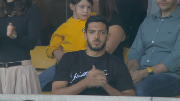 Raúl Jiménez desde la tribuna en el Wolves vs West Bromwich