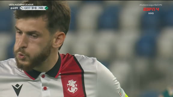 Aí não, Kvaratskhelia! Craque da Geórgia perde pênalti na Nations League