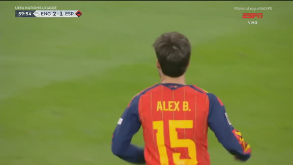 Gol da Espanha! Baena finaliza com muito veneno e faz 2 a 2 contra a Inglaterra; VEJA