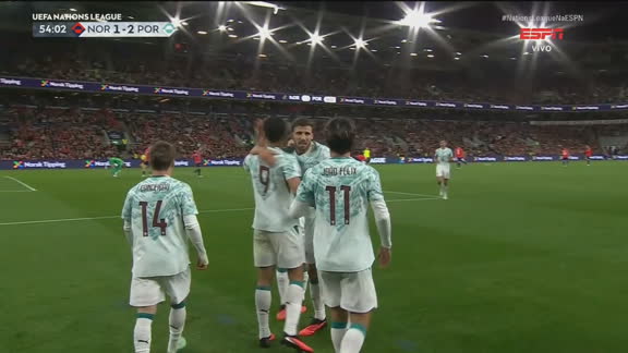 Golaço de Portugal! Gonçalo Ramos recebe presente de goleiro da Noruega e amplia o placar