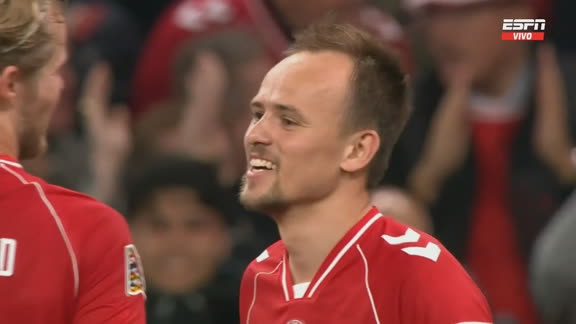 ¡Golazo de Damsgaard para el empate de Dinamarca!