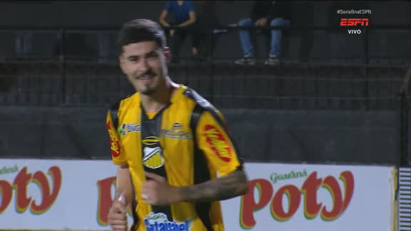 Gol do Novorizontino! Rômulo sobe no '3º andar' e abre o placar contra o Goiás; VEJA