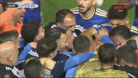 GOL DO CHIPRE! Goleiro Armeno falha feio, e Leonidas Konomis aproveita para abrir o placar na Nations League