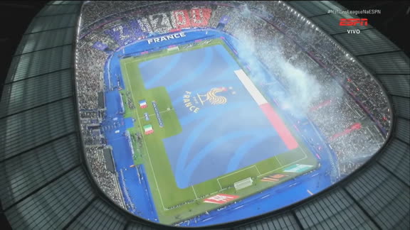 Zidane homenageado! Torcida da França faz mosaico para o treinador antes de duelo contra Itália