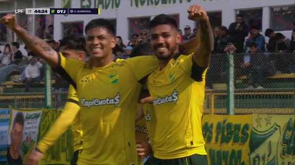 David Martínez la empujó y Defensa estiró la ventaja ante San Lorenzo